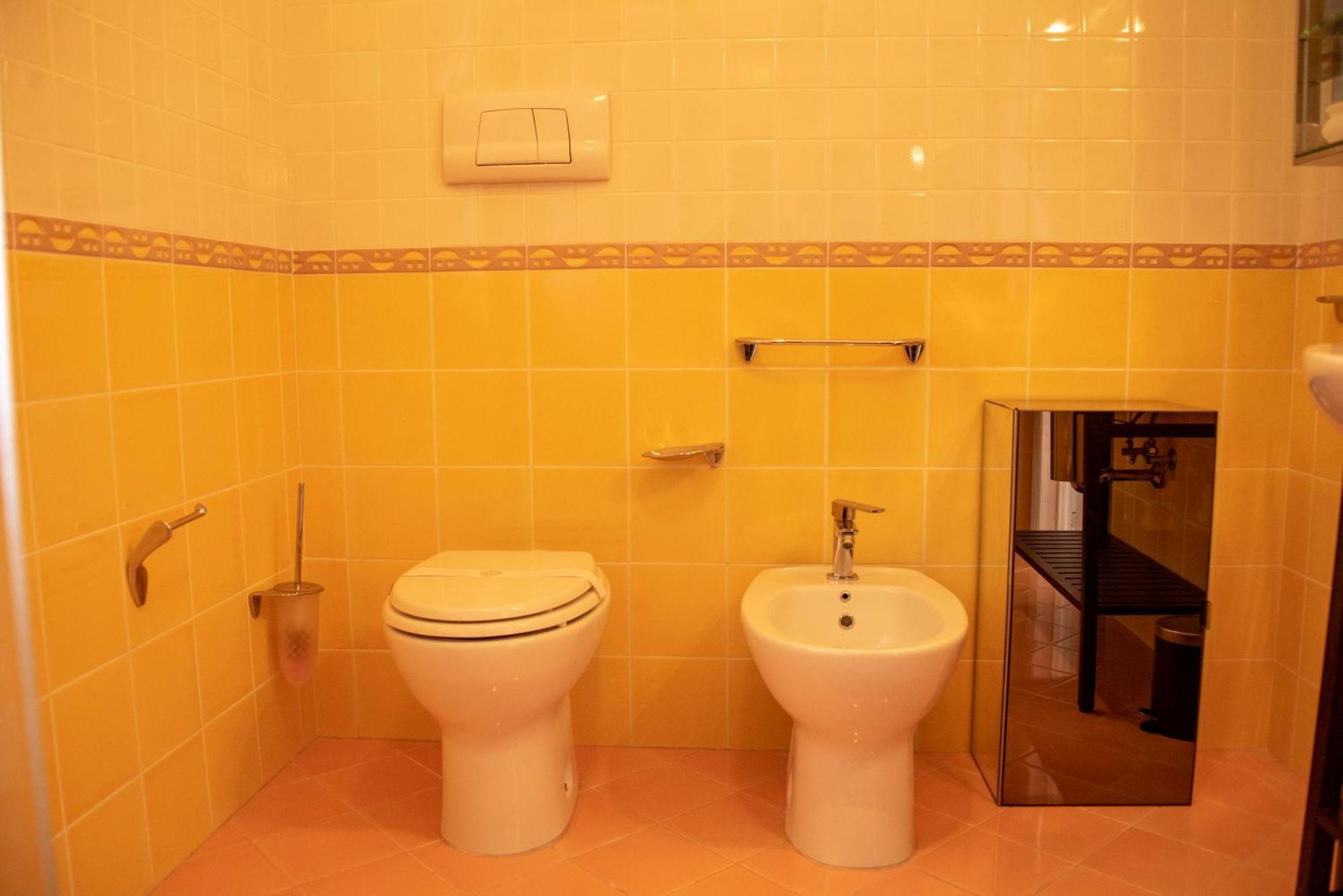 Reginella Guest House 살레르노 외부 사진
