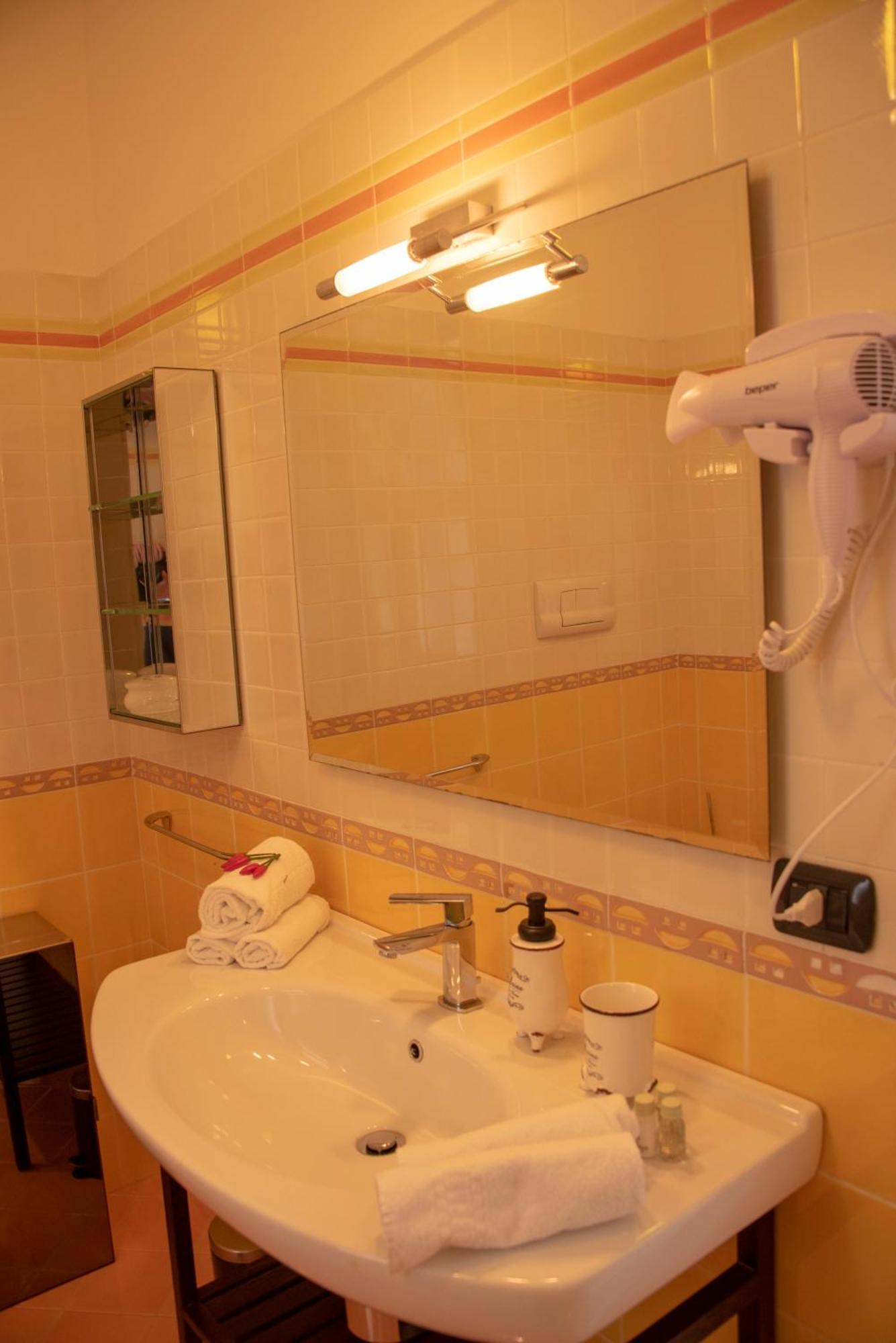 Reginella Guest House 살레르노 외부 사진