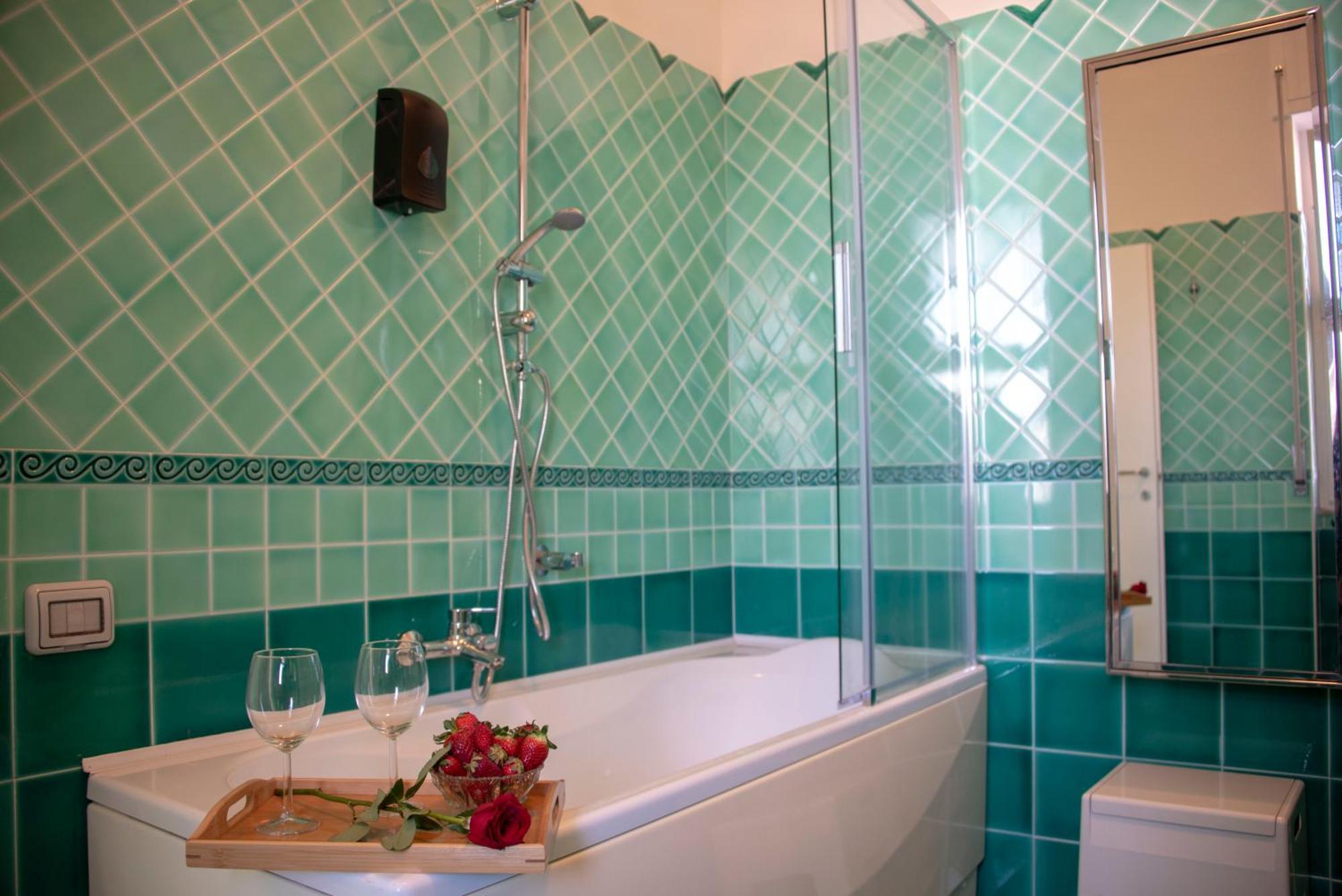 Reginella Guest House 살레르노 외부 사진