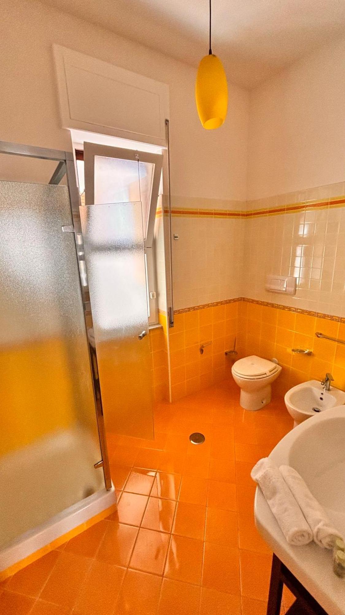 Reginella Guest House 살레르노 외부 사진
