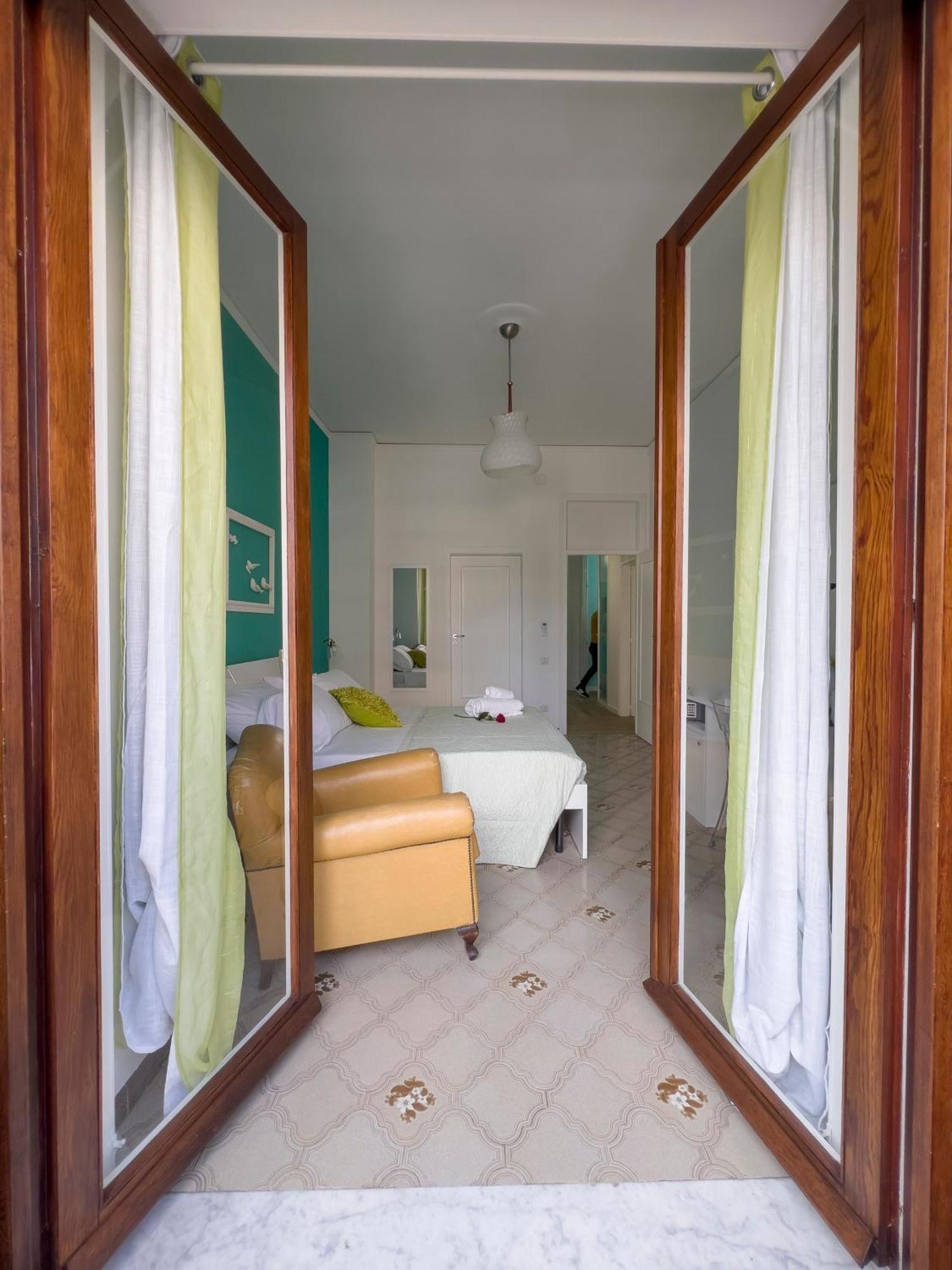 Reginella Guest House 살레르노 외부 사진